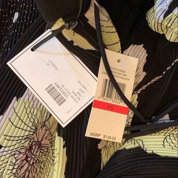 NWT |  1.State Off Shoulder Dress Rich Black, Pleated Details Gorgeous XS - Picture 12 of 12